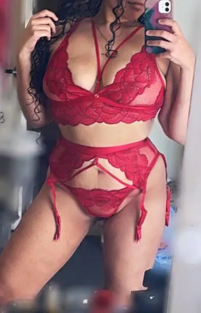 Help me pick a colour besides red? How do I keep ending up here…