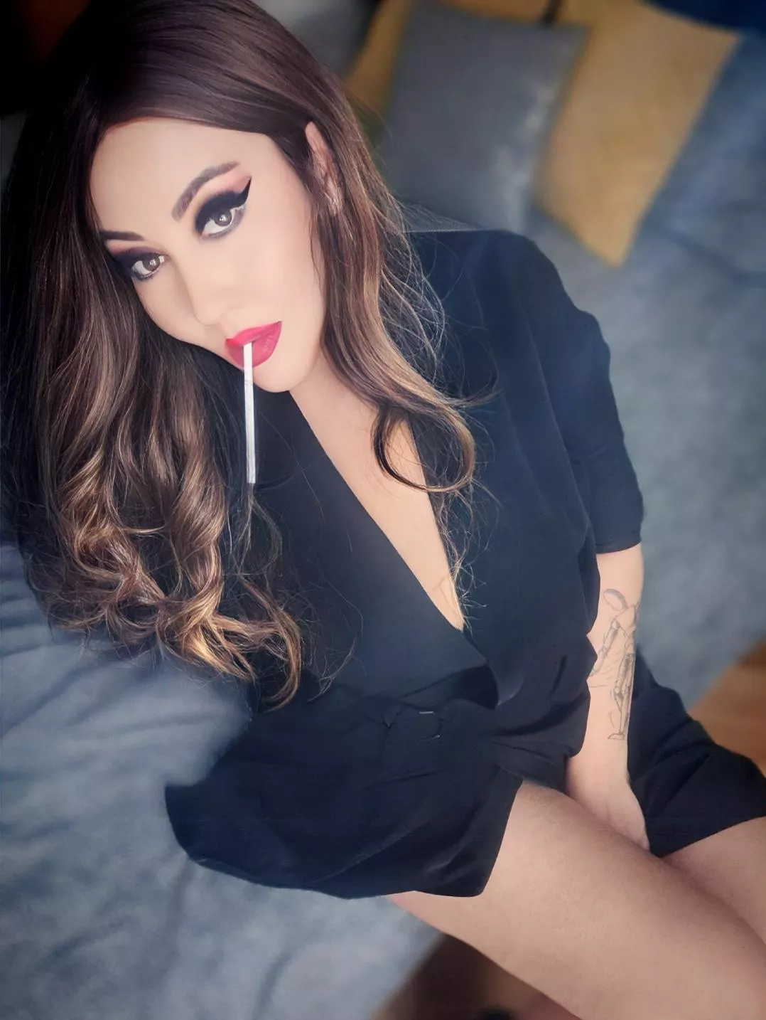 hot dangle 🔥🔞🤫🤤🚬