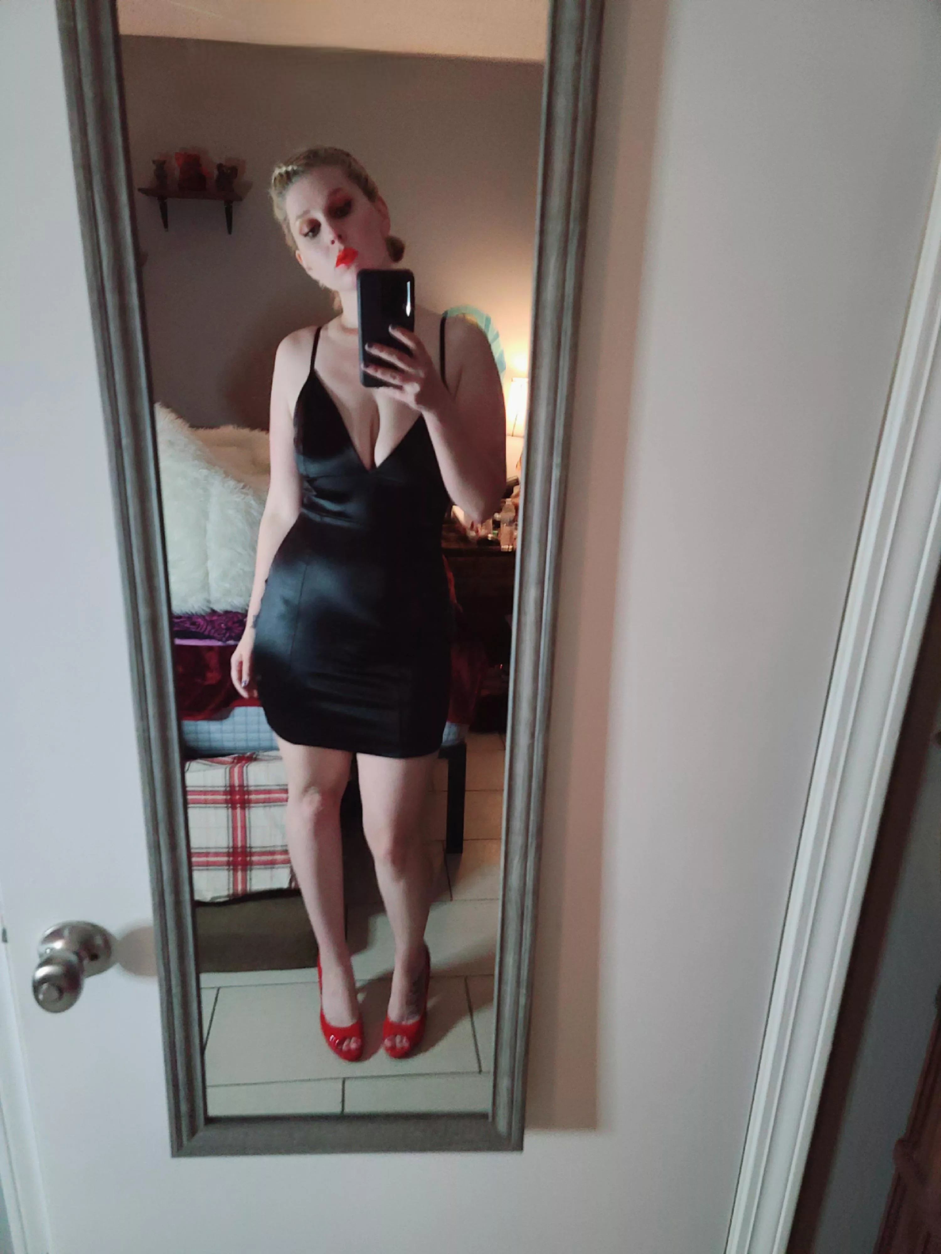 I git all dolled up today and wanted to show someone ❤️