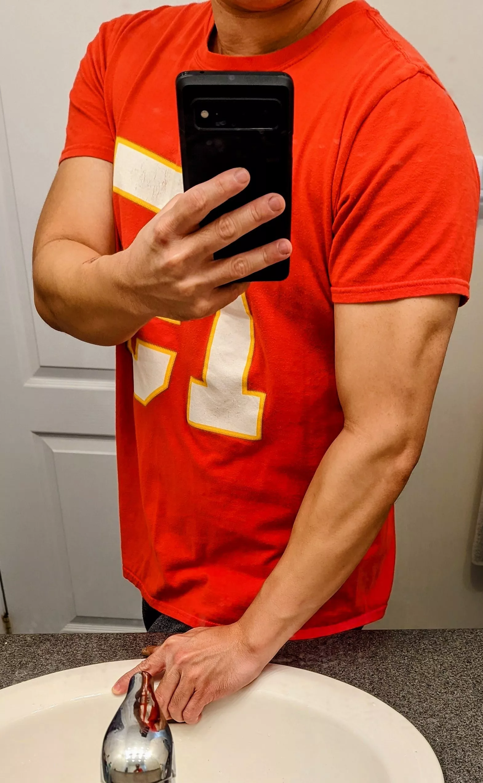 I spent 2h+ making potato au gratin and I forgot to season it. Atleast being in the kitchen worked out my forearms.