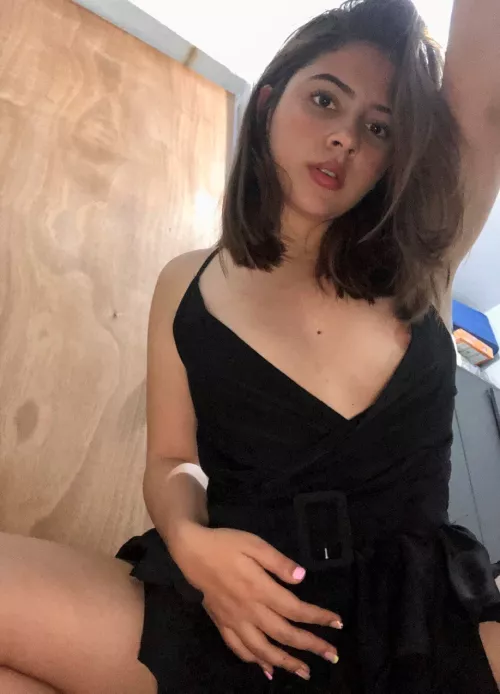 I’ll open the door like this to the delivery guy