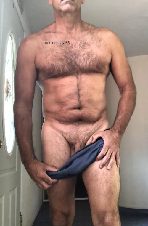 It’s the end of the week and I’m getting ready to greet you at the door