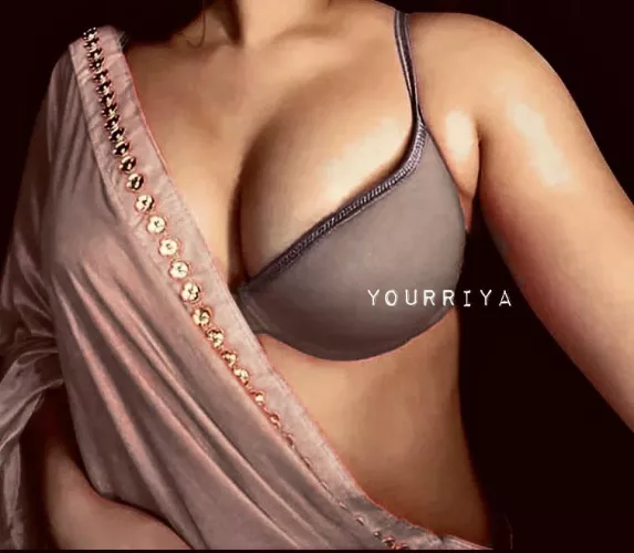 Late night roleplay demands from husband , he wanted indian milf attire 🫦❤️[F]