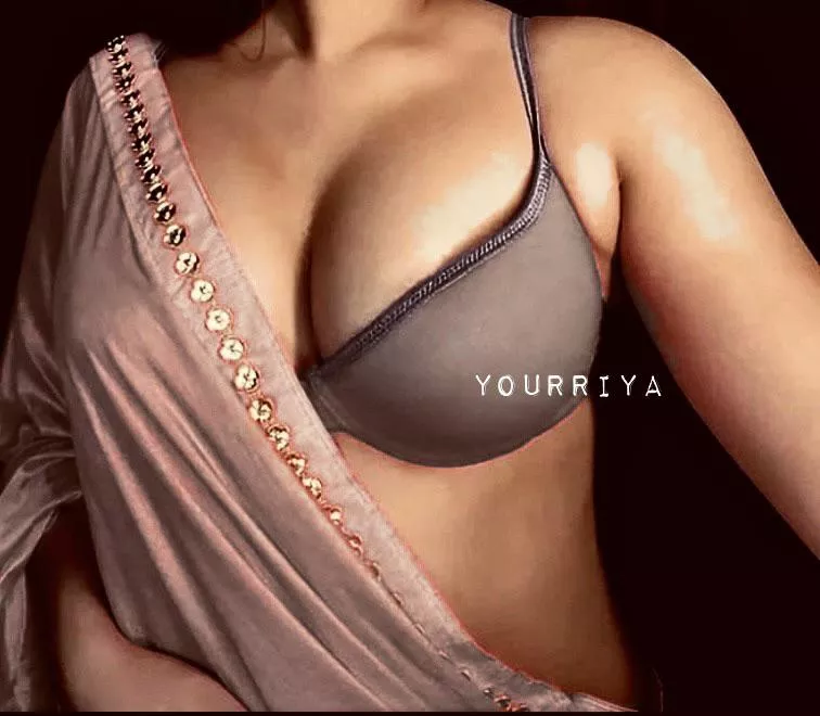 Late night roleplay demands from husband , he wanted indian milf attire 🫦❤️[F]