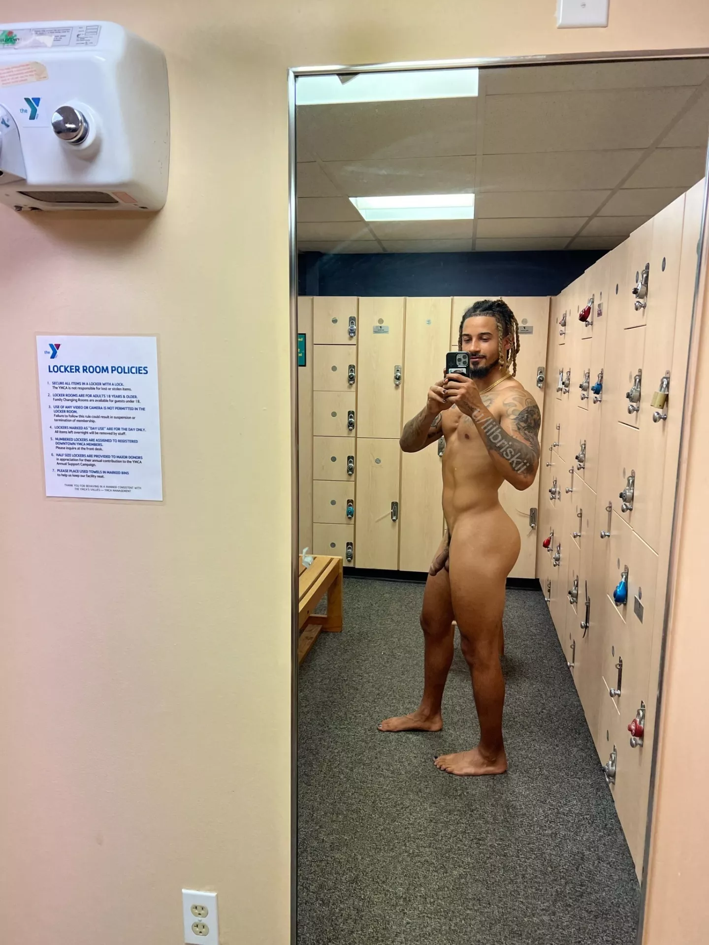 Lemme take a selfie here before it gets hard.. 🤤