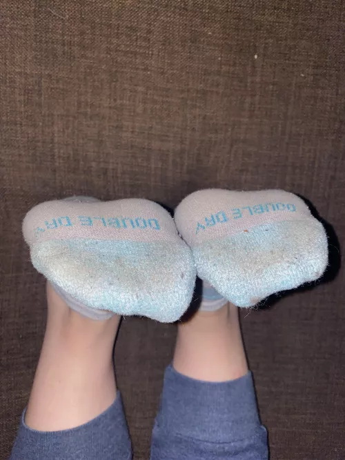 So worn out & smelly🤤 [female]