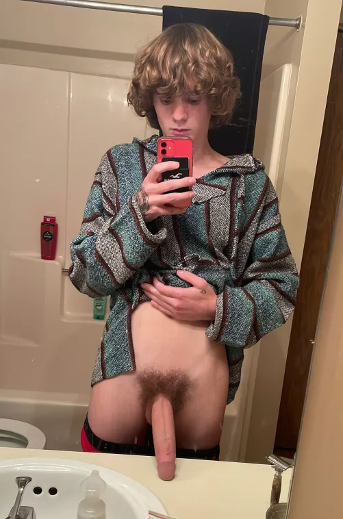 Stop giving me attention, I feel like a pornstar 😳