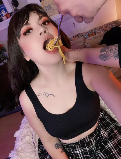 Throwback to my one and only secret stuffing session…should I tell the guy I’m seeing that I want him to stuff me on video soon? 🐷🥵