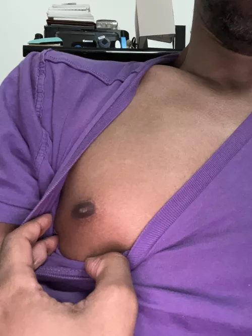 Would you squeeze and suck my nipple?😏