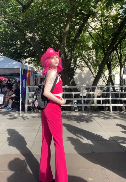 Yeehaw! Happy Femboy Friday 💕😋🤠