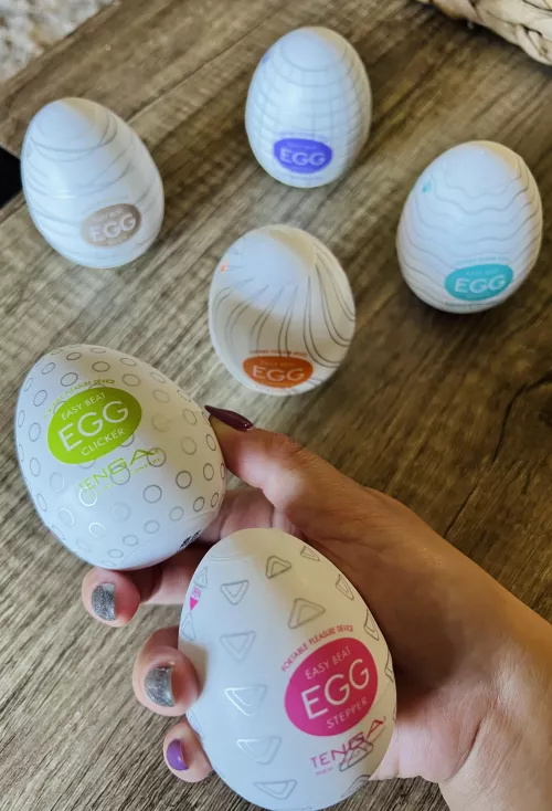 1 tenga egg comes with a 2-3 min video of me unpackaging and masturbating with the tenga egg of your choice 😉 available: spider, clicker, wavy, twister, stepper, & silky. I accept venmo or cashapp + $10 shipping [SELLING]