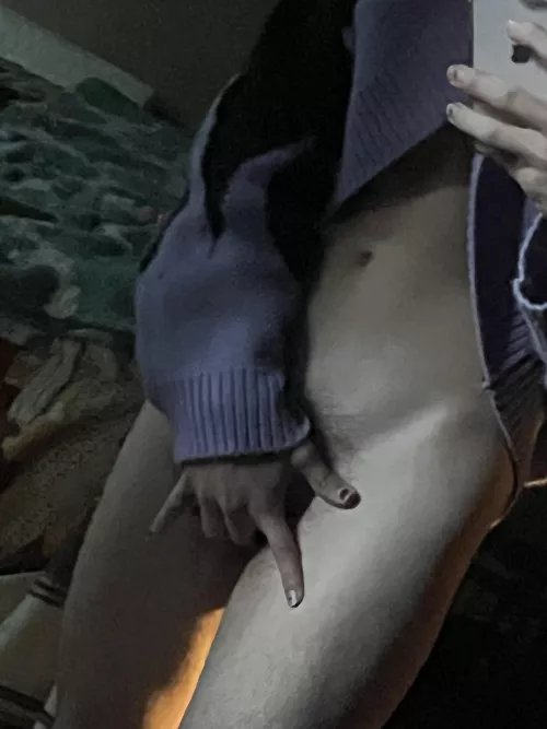 Anyone want to get eaten out by a horny girl in a sweater🥺😋