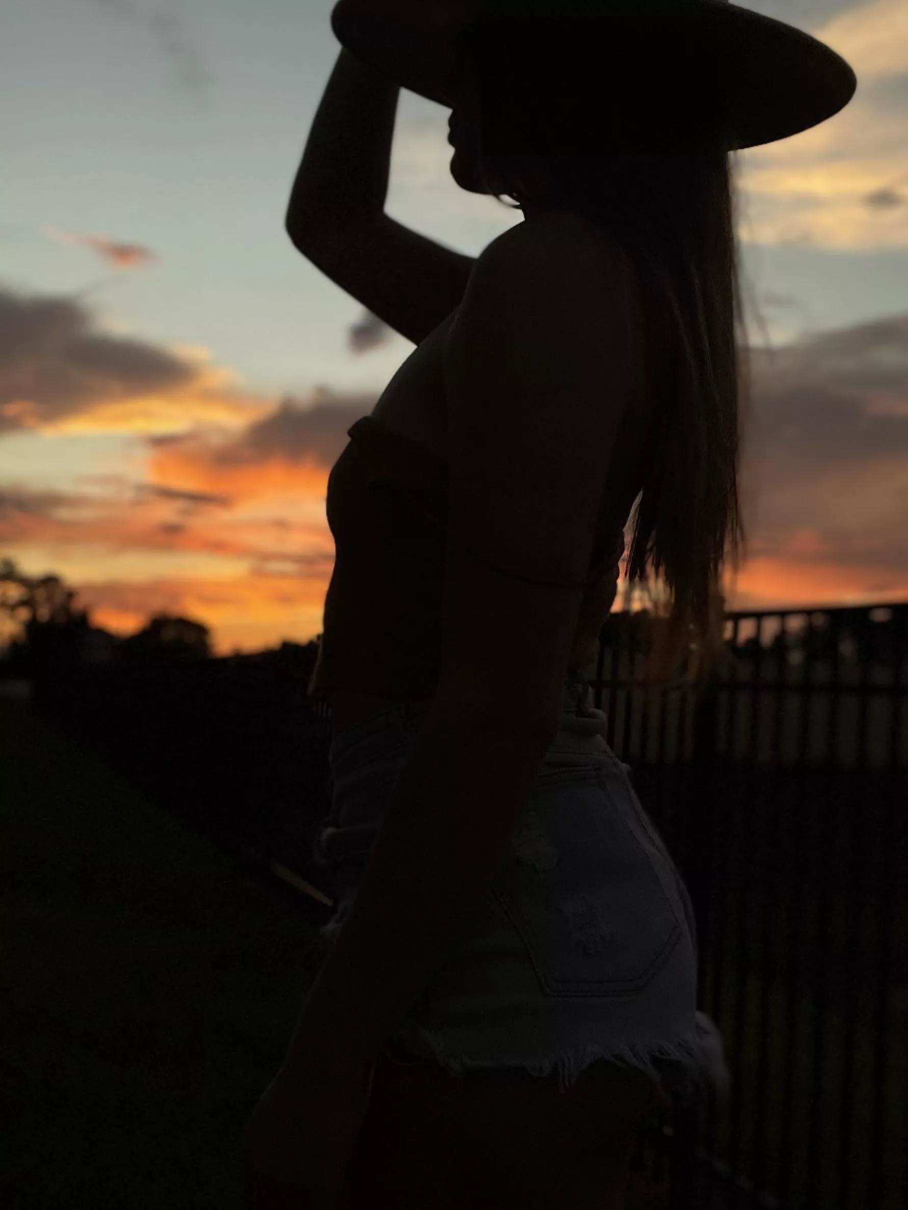 denim jeans pair well with sunsets 🤩