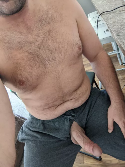 Have you been wondering what's under those grey sweatpants..?