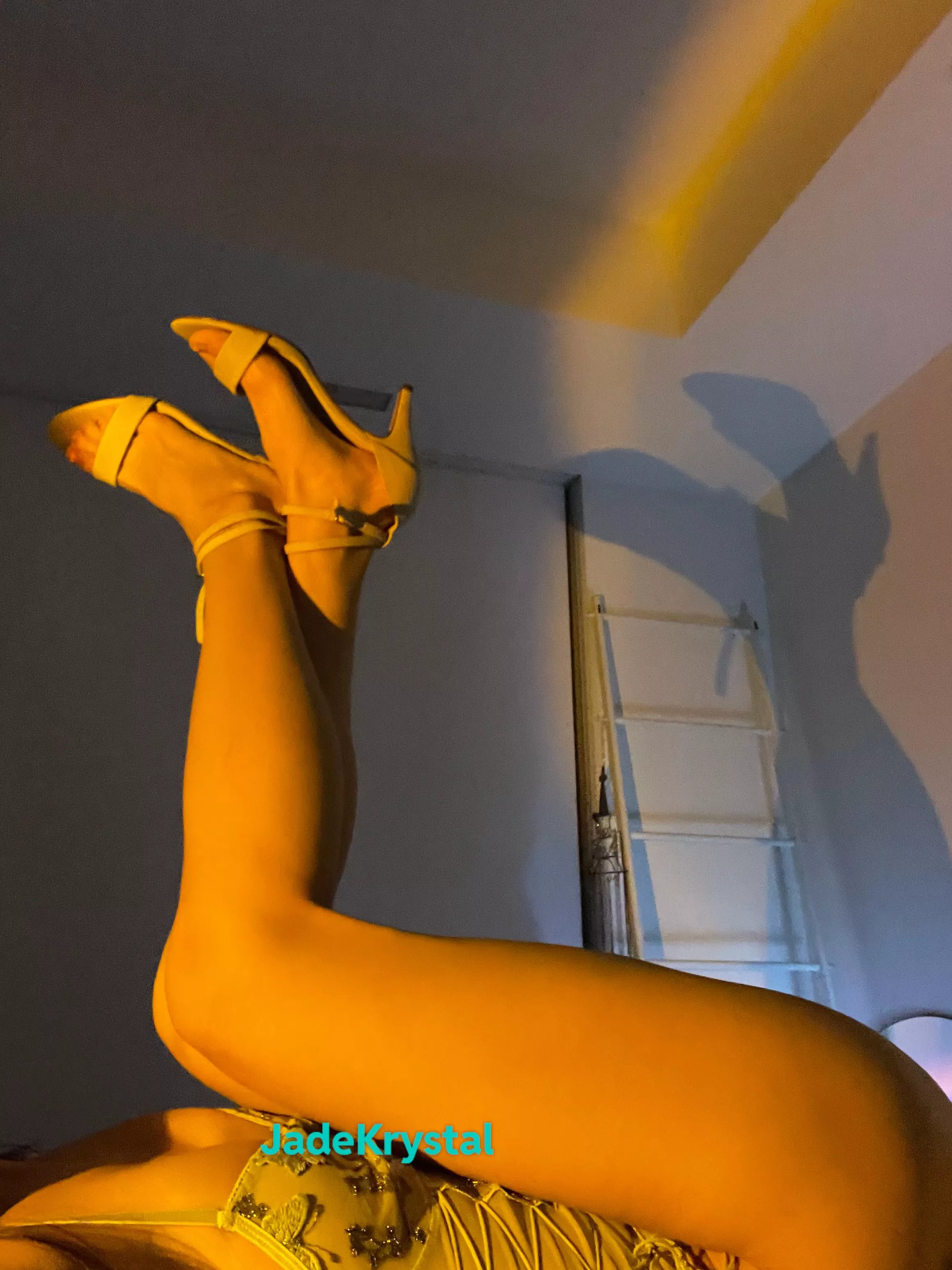 Help me hold them up?? 💛💛❤️‍🔥🧡