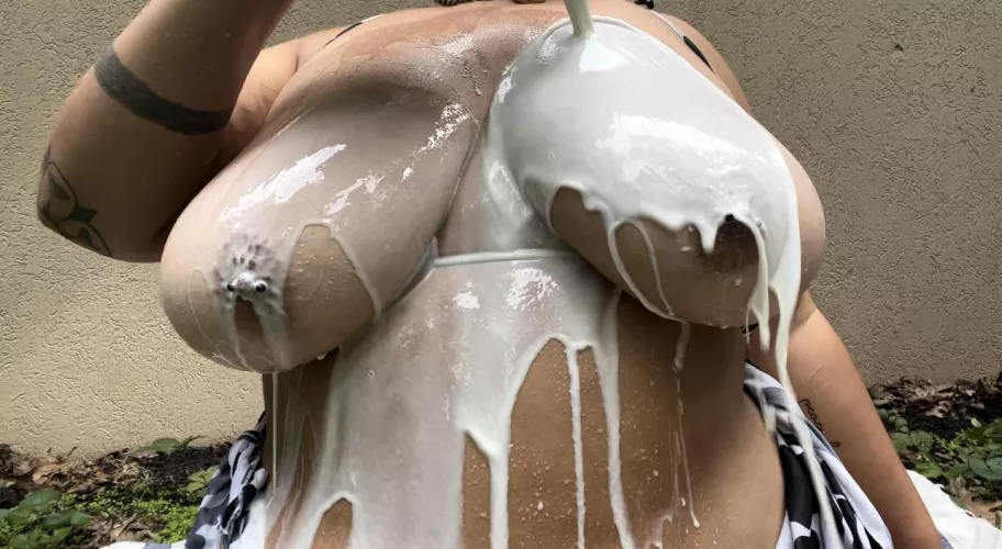 Hey Farmer! Check the linktree on my page to sub for more milky goodness 🐮💕