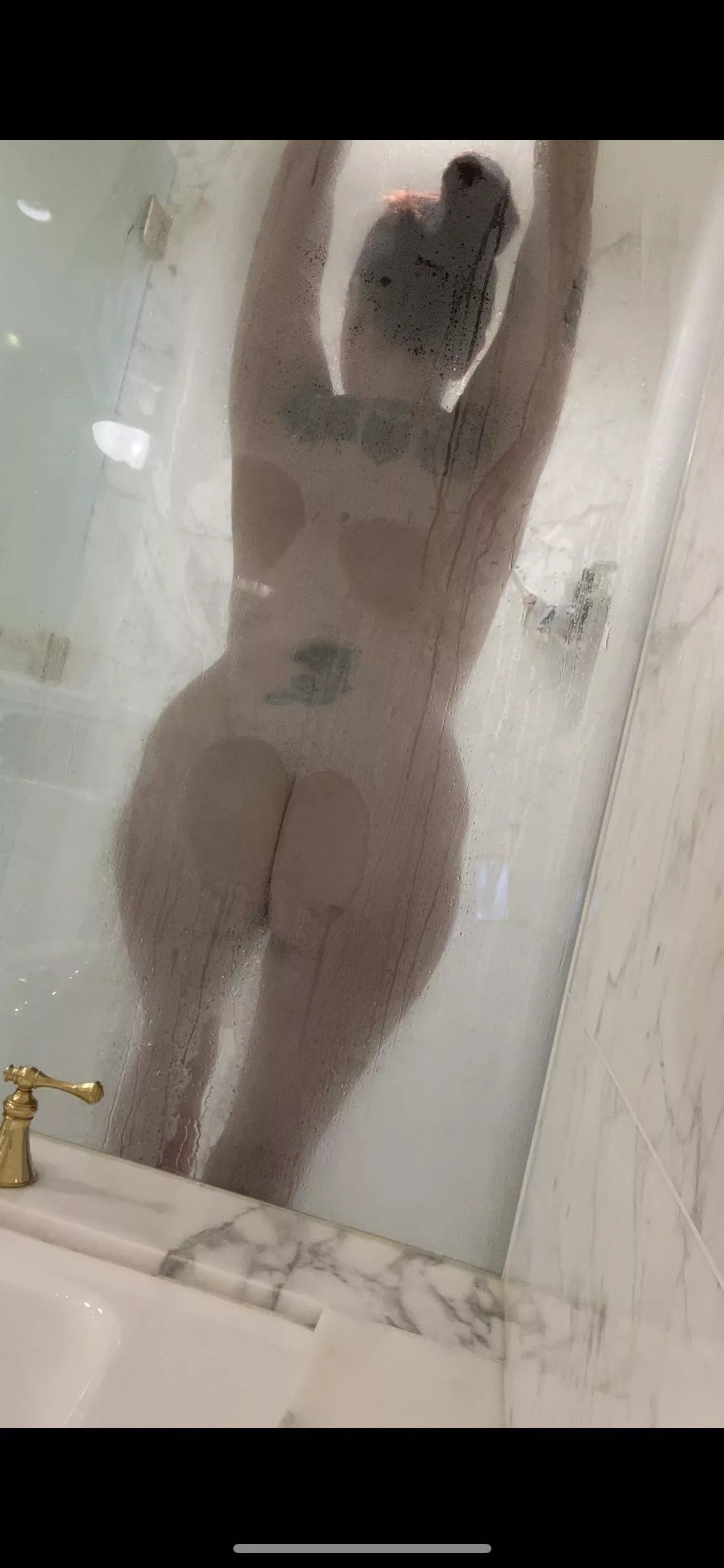 ❤️🍑 hotel showers are always fun!