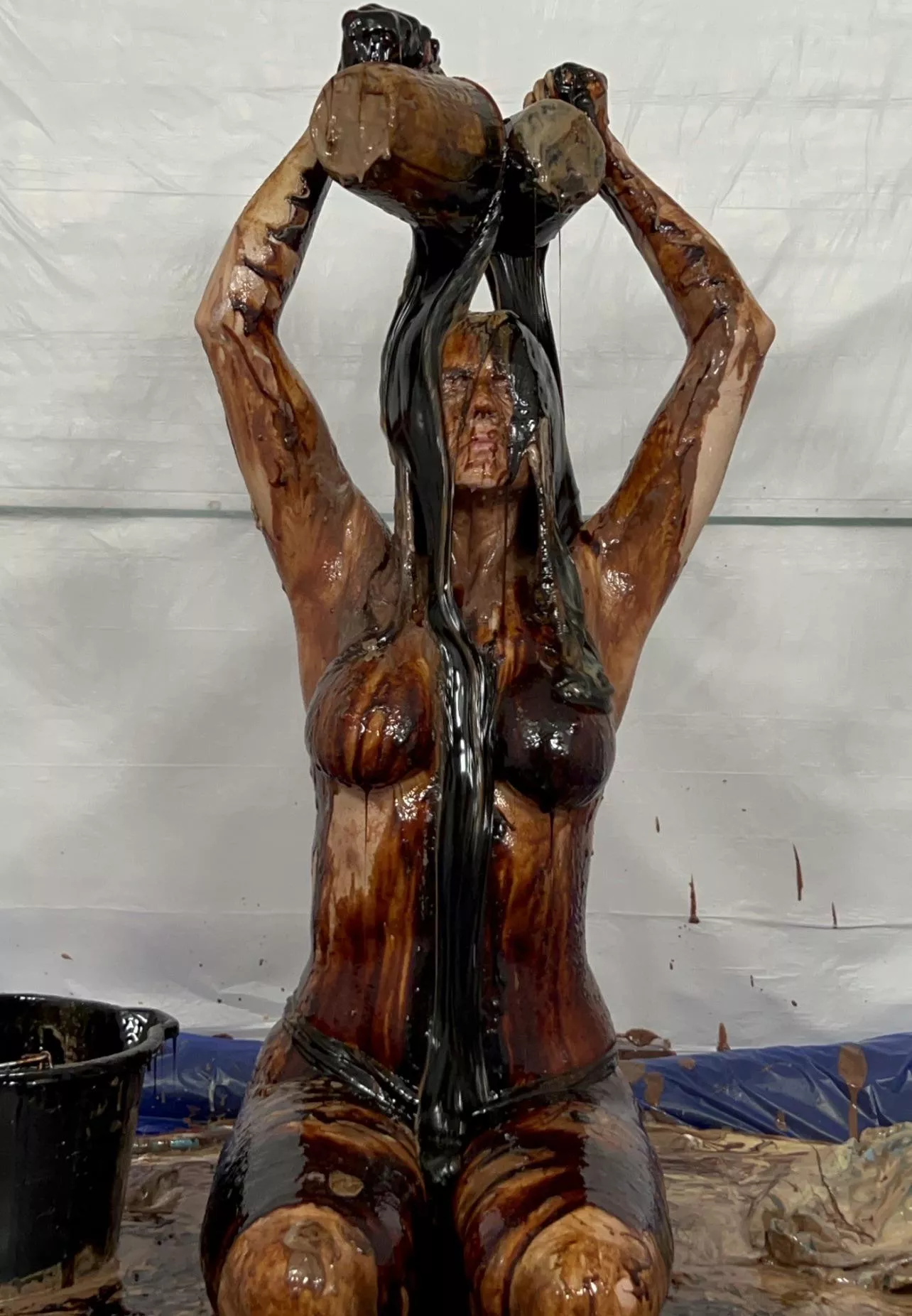 I just had to try the double pour of thick black treacle! I love how treacle binds to my hair and just sticks to everything, it’s such a wild substance to splosh with!! Who thinks I should do a treacle bath?! Xx