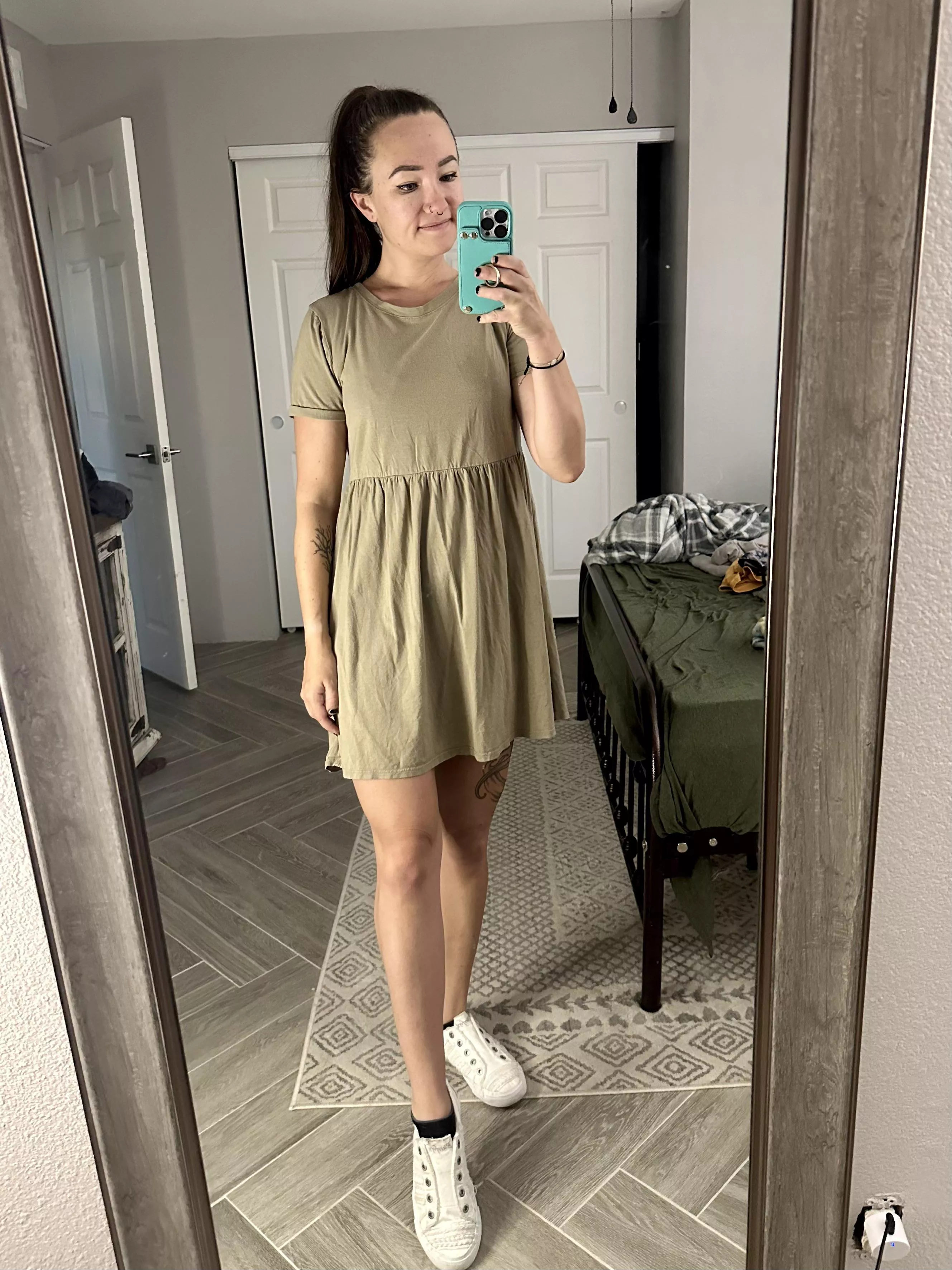 I love flirting with DILFs at parent teacher conferences 🤭 I hope they fantasize about what’s under my dress during our meeting 😈