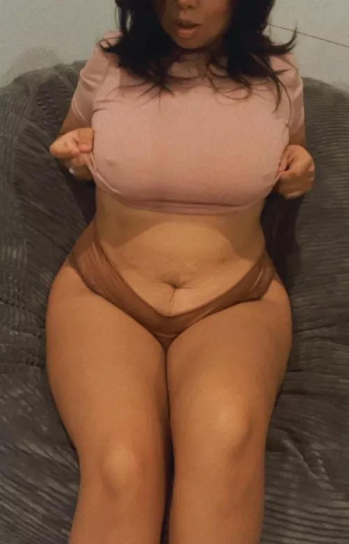 I need someone to wrap my thick thighs around, any volunteers?