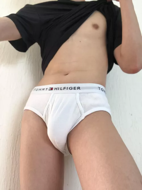 I wish I had a tongue licking my balls while I jerk off