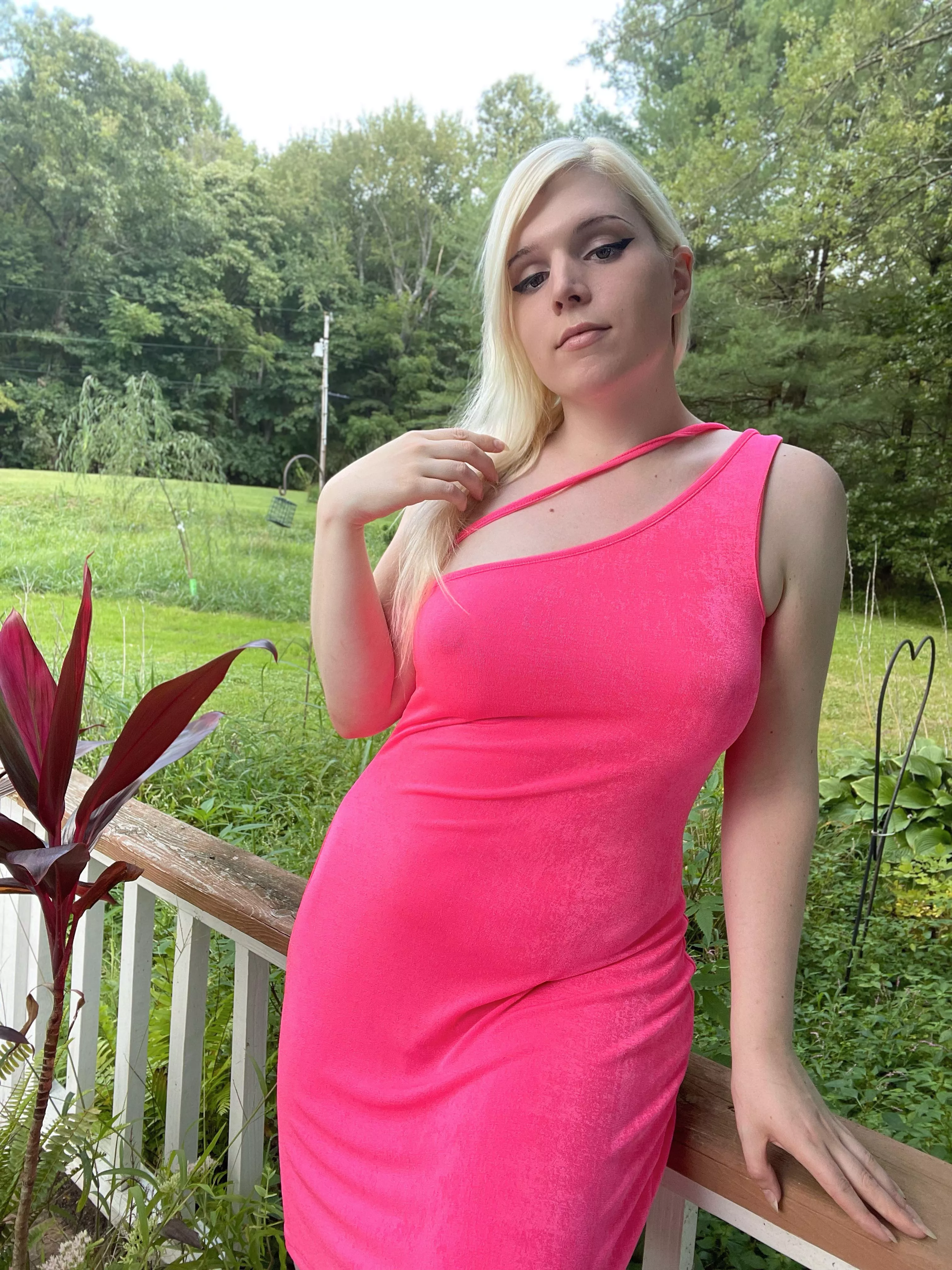 Is this dress too thin? 😳