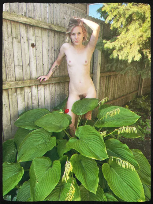 Just enjoying the last fleeting moments of outside nakedness before fall 🍁🍂