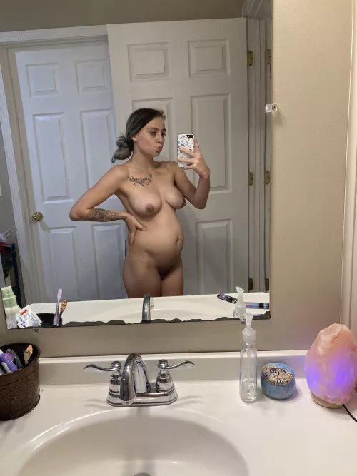 Just incase anyone wants to bless this milf on her birthday😉 cashapp : $xxxmercedesxxx08