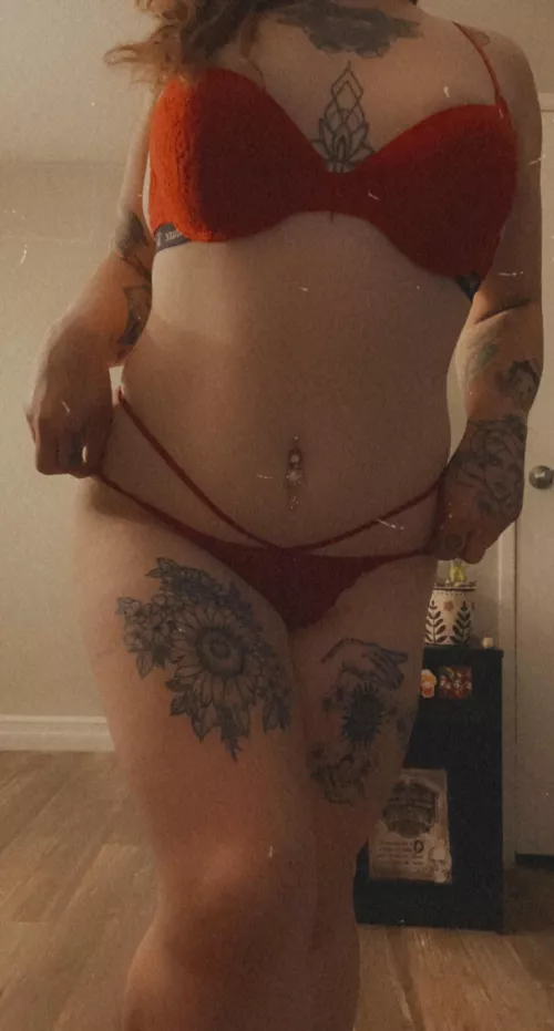 Like what you see babe? 😈 👀