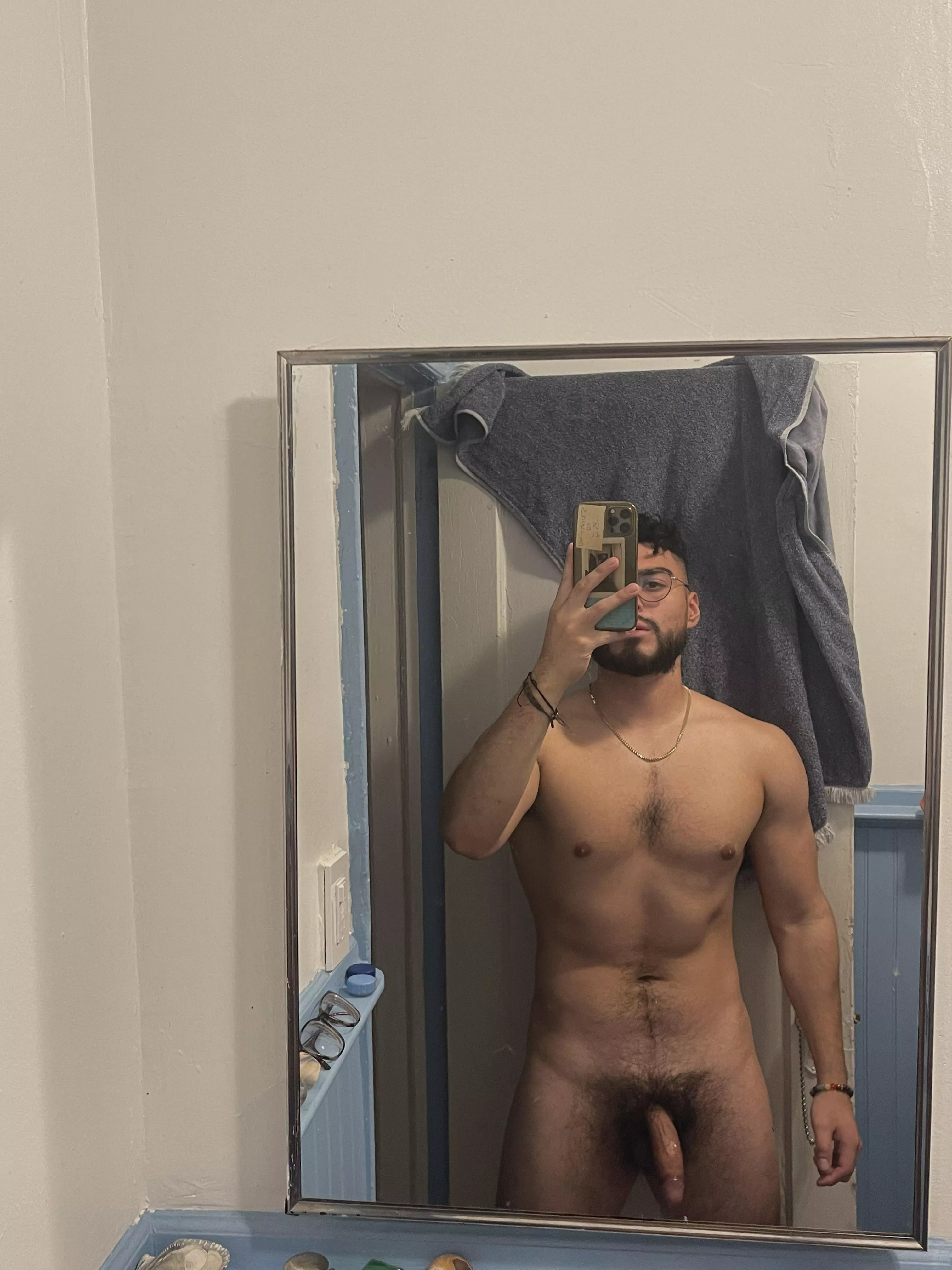 (M) 25 181lbs 5’11”
