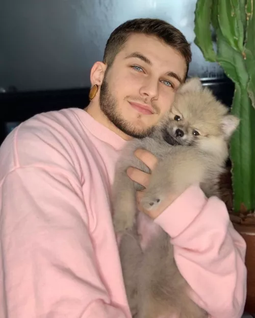 New here, Love my doggo. ❤️ Freya. Hope u guys have a good day. Take it easy.