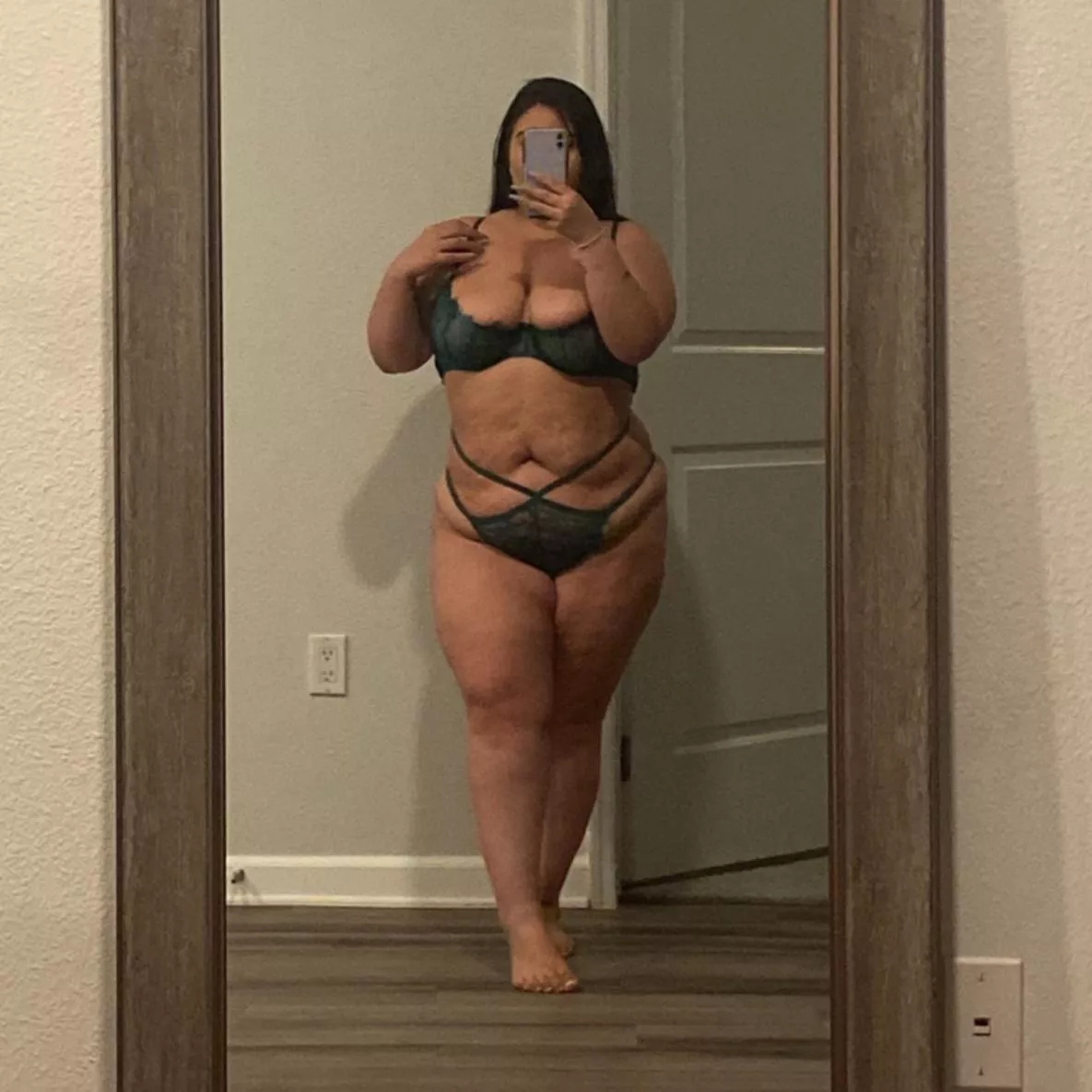 pinky promise you’ll fuck me until I cum all over you? 💦