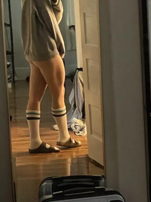 Socks and sandals: yes or no?