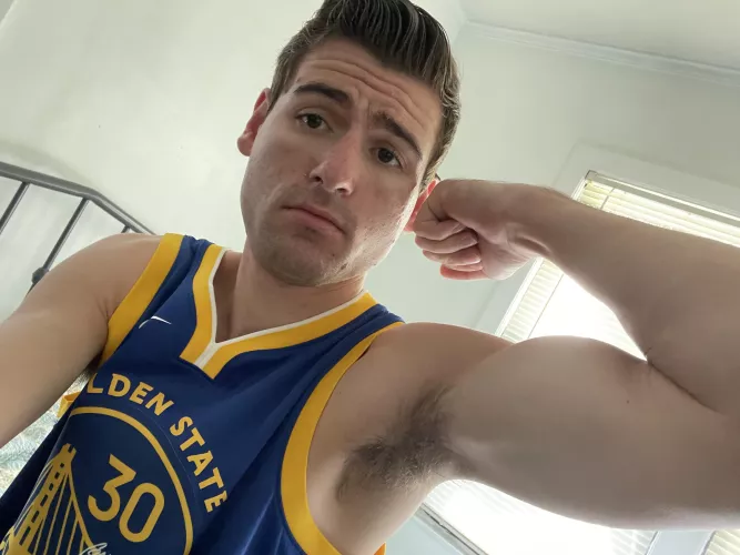 Who loves when they exposed their armpits in public?