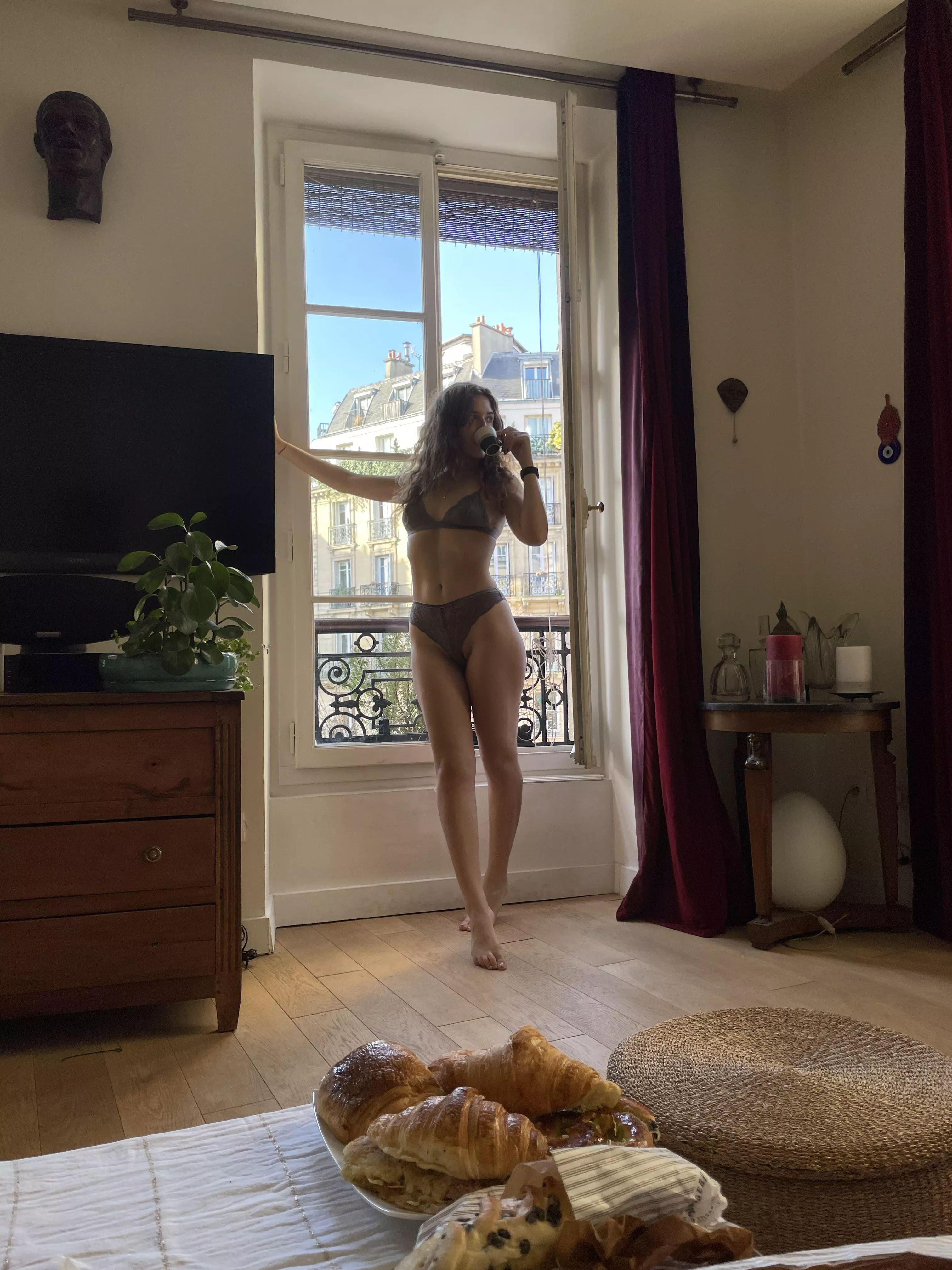 a parisian morning seems very appropriate for this sub 🇫🇷 [oc]