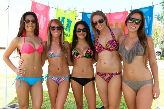Bikini girls