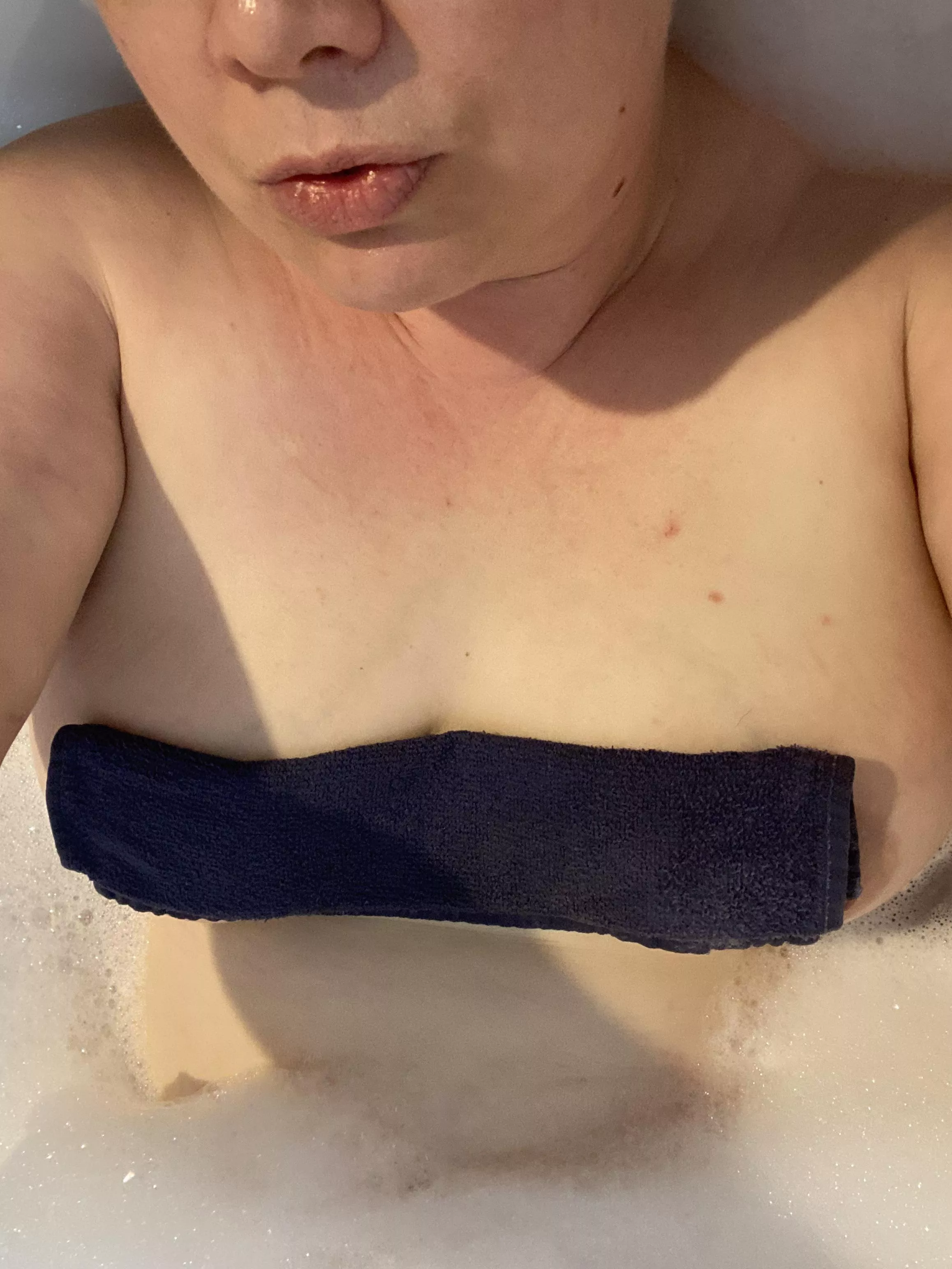 Care to see what’s under in the land down under? Aussie blondie