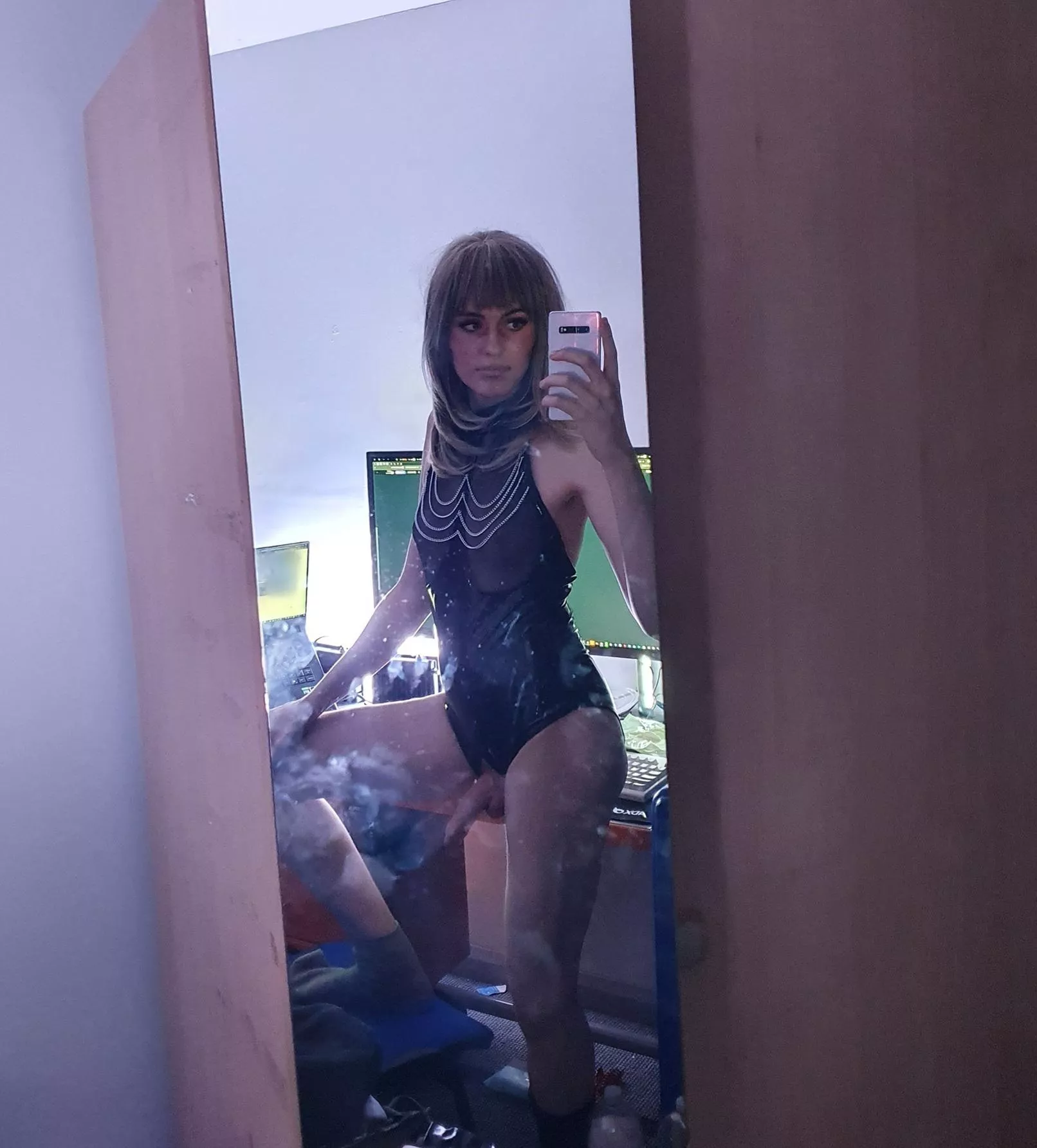 Could you handle all 6ft of me, or would you give in?