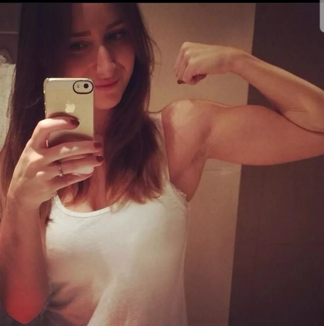 do you like my biceps?🤔💪🥵