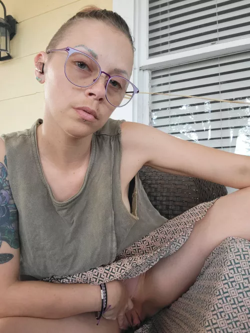 ever just really want head on your front porch? 🥹