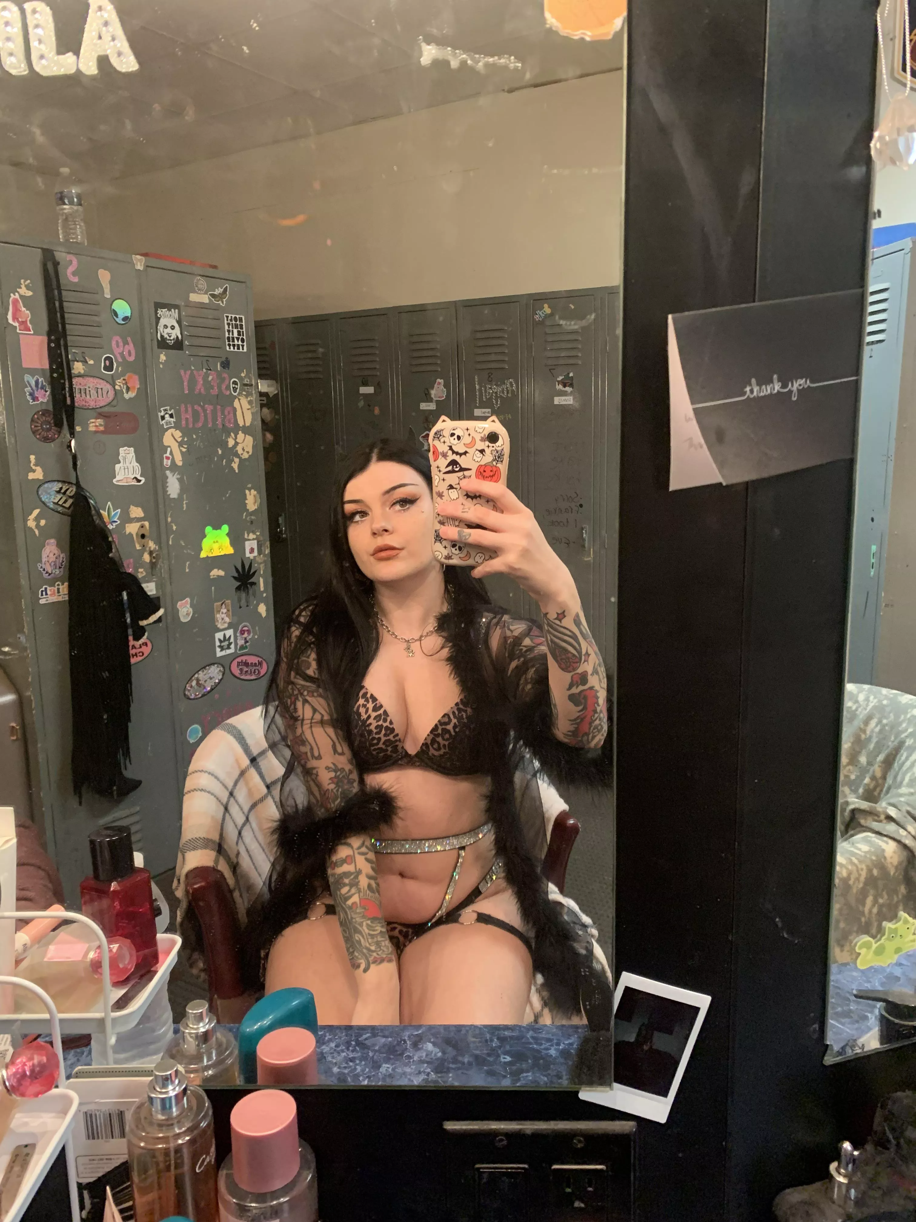 [F] I was feeling really pretty last night ✨