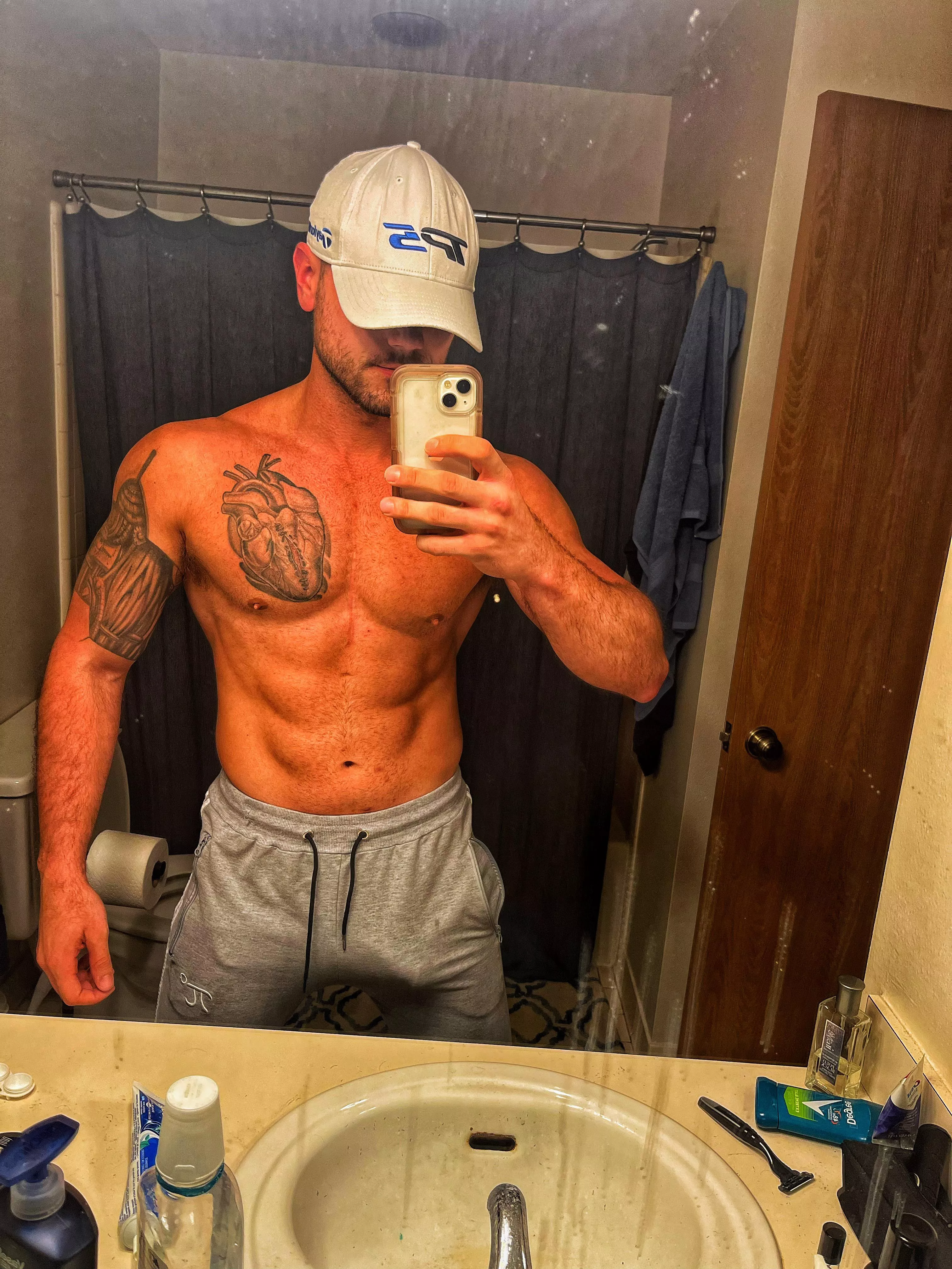 Have a tinder date coming over in a few, this is how I’ll greet her