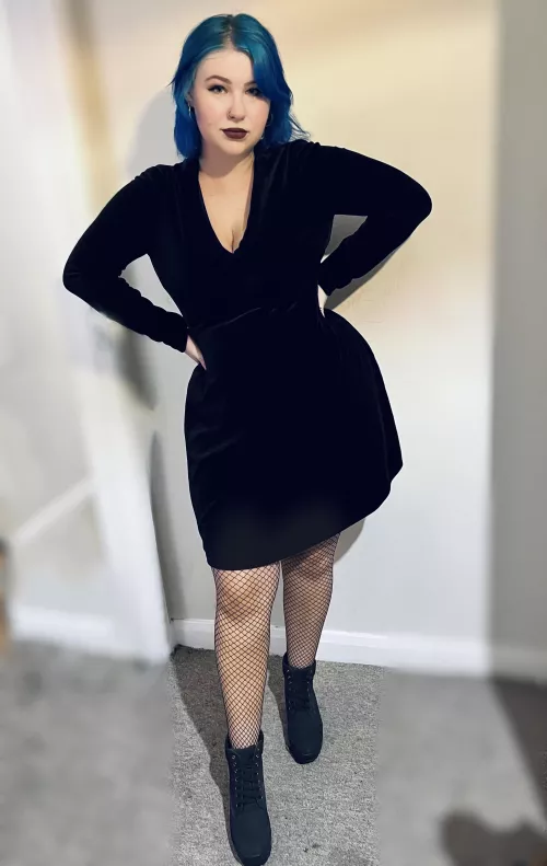 I just wanted to show you my outfit last night! I felt so cute