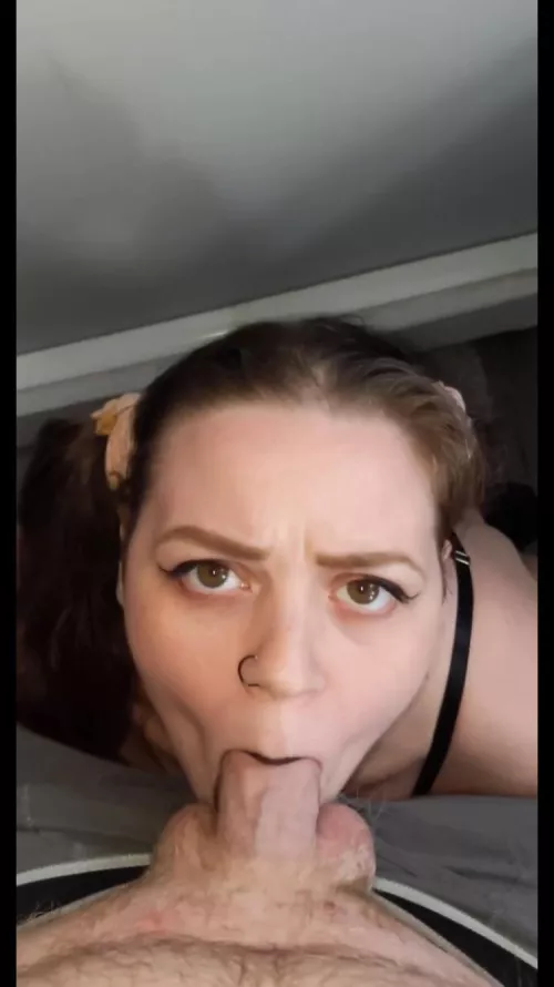 I love when hubby tells me to get on my knees and shoves his cock in my mouth🤤