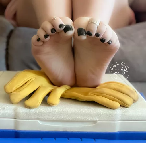 I packed you’re snacks Daddy 🖤👣