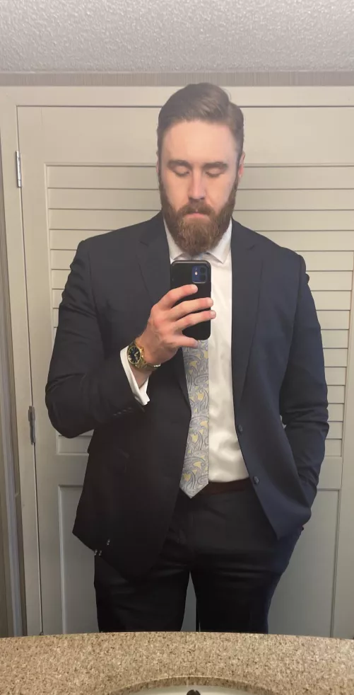 It was my birthday this week. Anyone wanna celebrate with me? 29, 6’5” and newly out as bi.