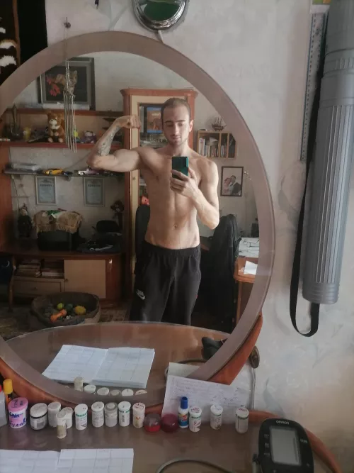 Let's play a game. How old do you think I am?😁