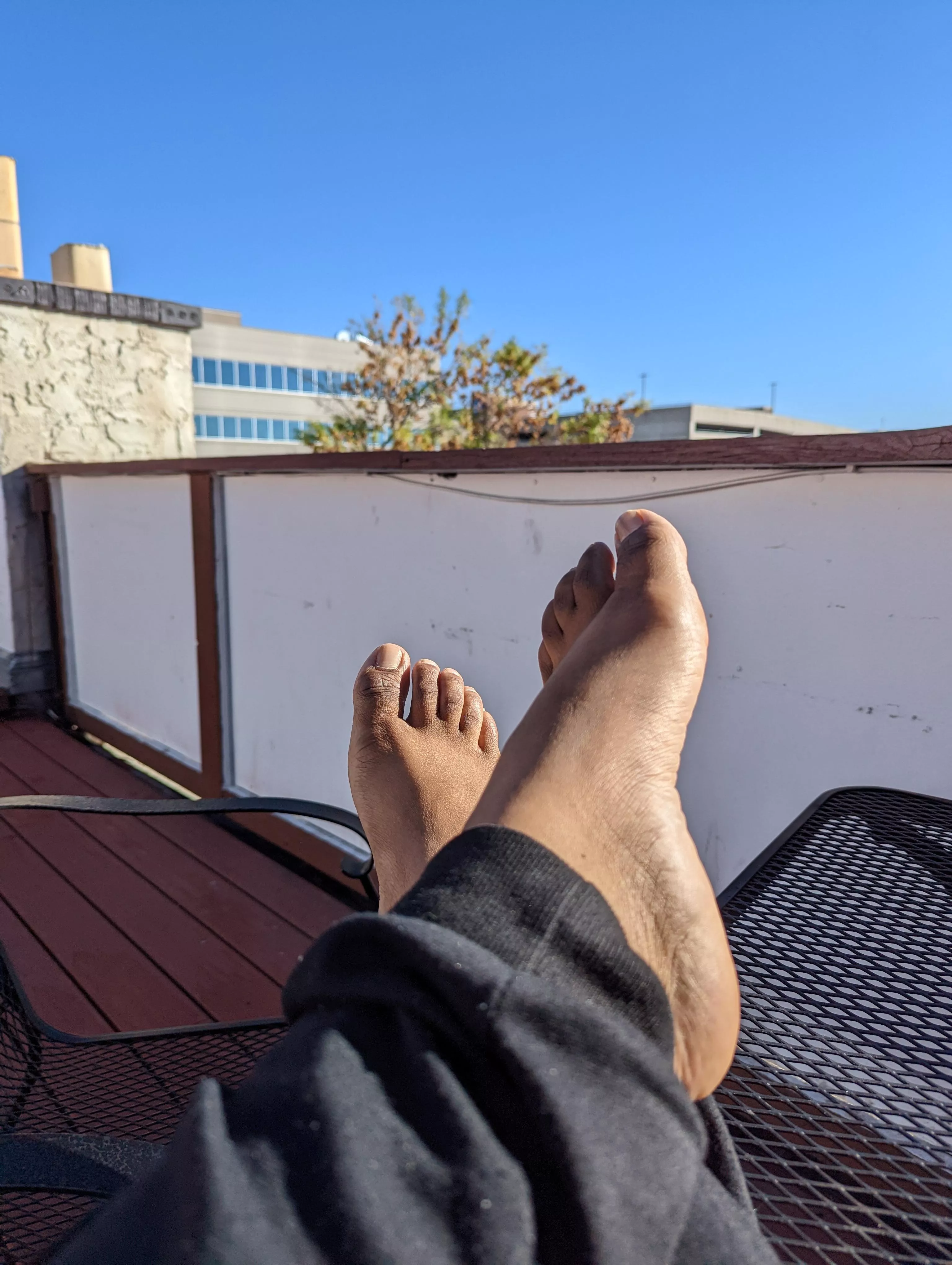 rooftop toes 🥴😂
