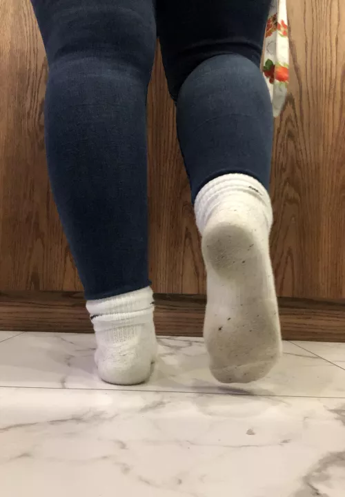 Snuck my shoes off at work, I think everyone can smell my feet now 🥵