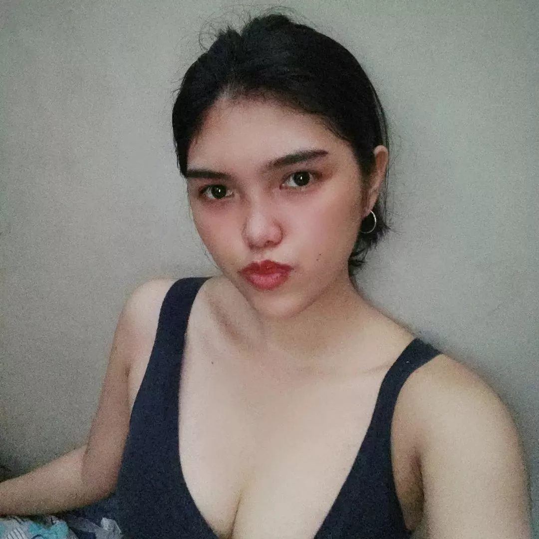 Spicy Sunday 😏🔥 I’m waiting to be fucked 😈 👄👄👄